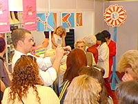 En muchos stands se realizan demostraciones gratuitas de productos y herramientas