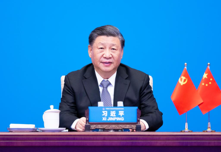 Xi dice que China puede proporcionar amplia plataforma de innovación para la comunidad empresarial global