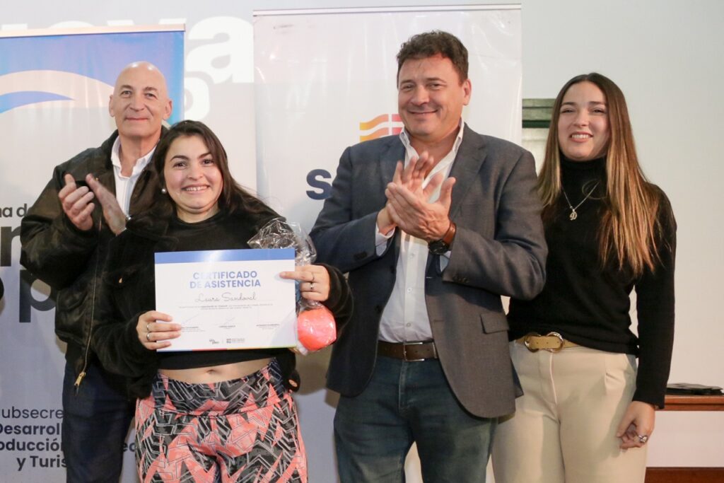 Herramientas que abren caminos: más sanlorencinos completaron cursos laborales