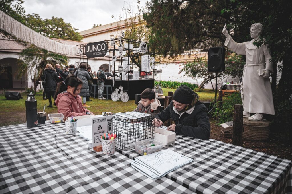 Vuelve el Café Literario, un espacio cálido en el que los libros y los sabores se reúnen con la magia de los museos