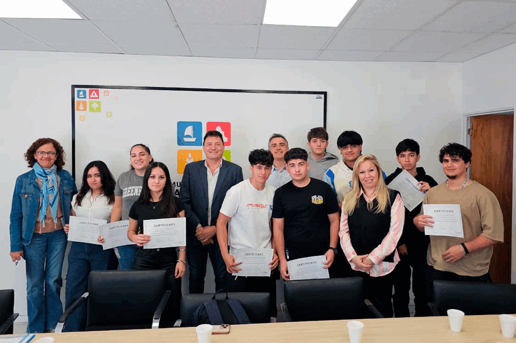 Alumnos del Colegio Santa Rosa realizaron pasantías en la Municipalidad de San Lorenzo