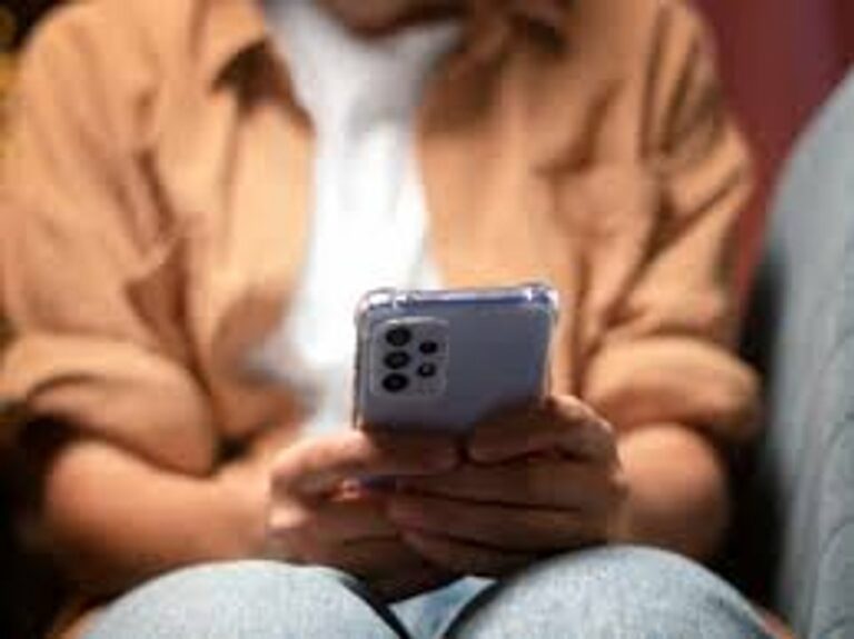 Condena millonaria contra Facebook Instagram y YouTube por la adicción a redes sociales