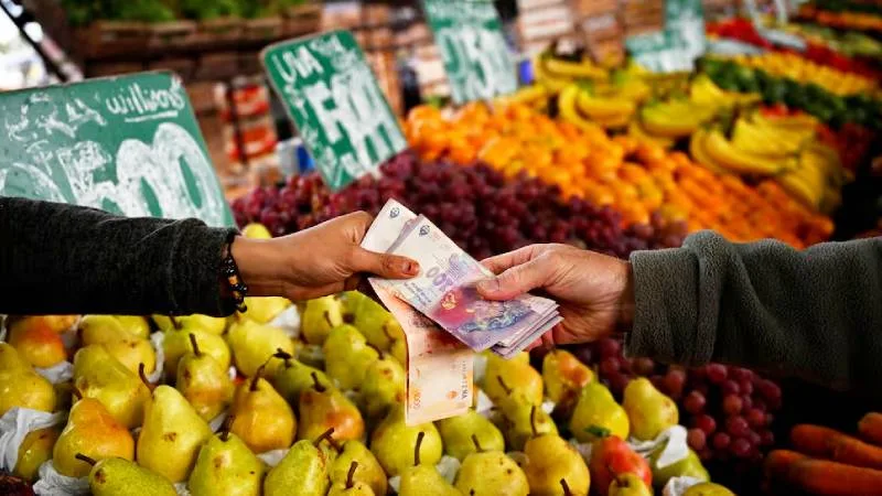 En Rosario, un millón seiscientos mil pesos no le alcanza a una familia para no ser pobre