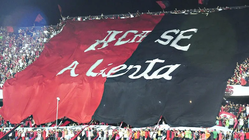 Desde la Tribuna: Newell’s busca encontrar equilibrio en su juego y estabilidad institucional, entre la necesidad de ganar y la urgencia de no perder