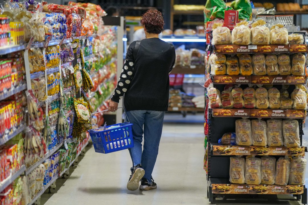 El consumo sigue estancado y volvió a caer en junio: cómo le fue en supermercados, mayoristas y shoppings