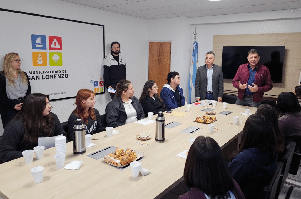 El intendente Raimundo recibió a jóvenes que realizarán pasantías en la Municipalidad