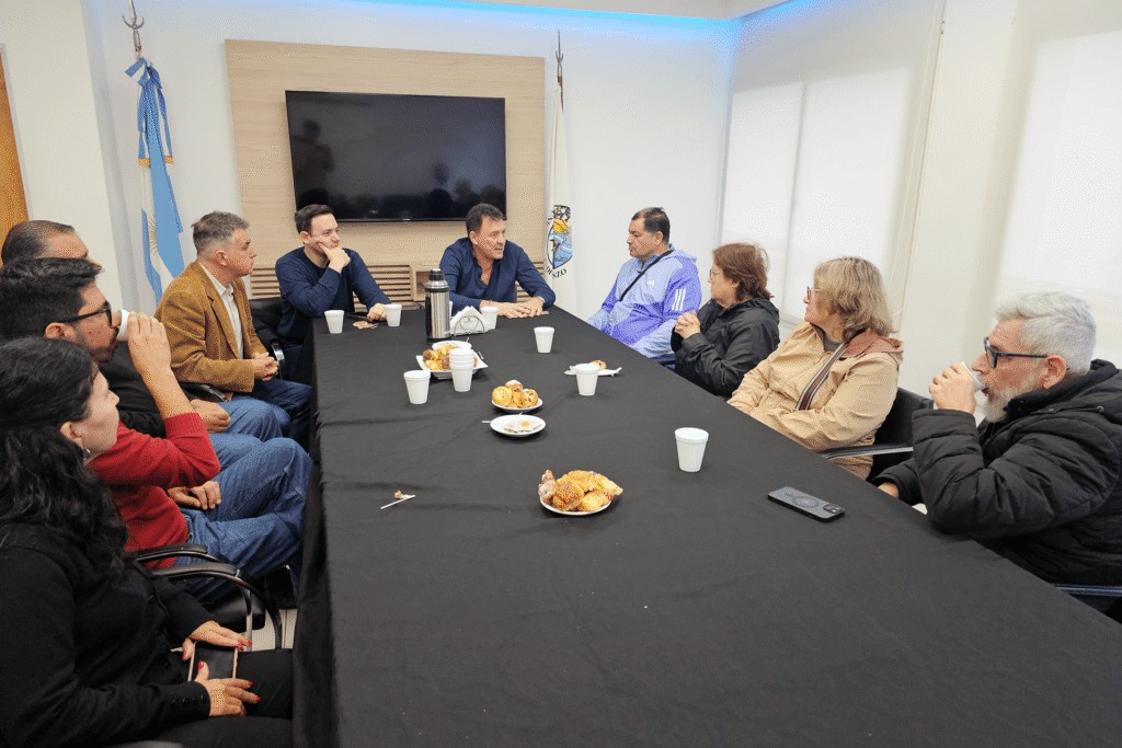 La Municipalidad entregó casi 19 millones de pesos para obras en instituciones de San Lorenzo