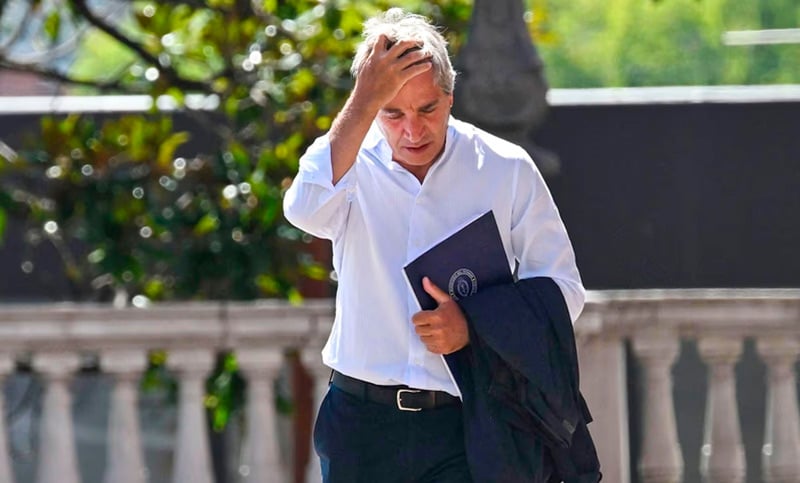 La plata de los trabajadores: el “manotazo” de Caputo para financiar al Estado con los fondos indemnizatorios