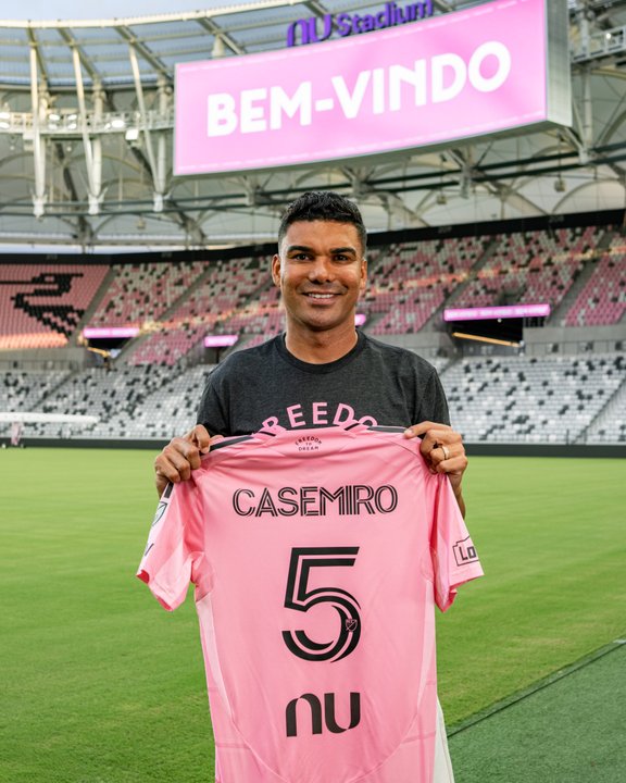 Casemiro llenó de elogios a Messi: “Hay que sacarse el sombrero, es un ejemplo”