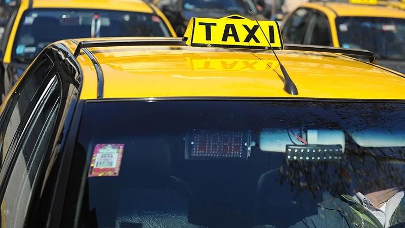Peones de taxis impulsan en el Concejo que se avale la posibilidad de compartir viaje