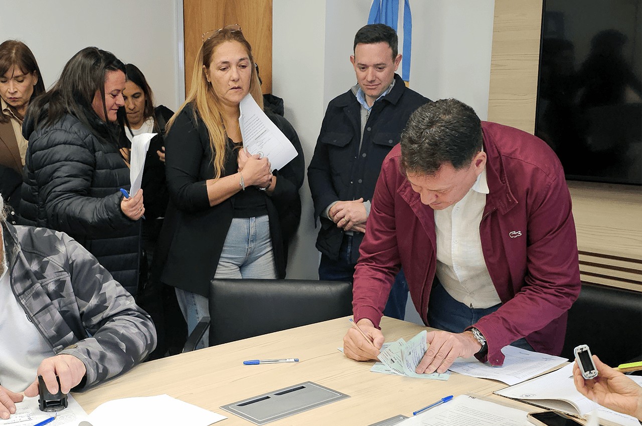 La Municipalidad de San Lorenzo entregó más de 0 millones para obras en instituciones educativas