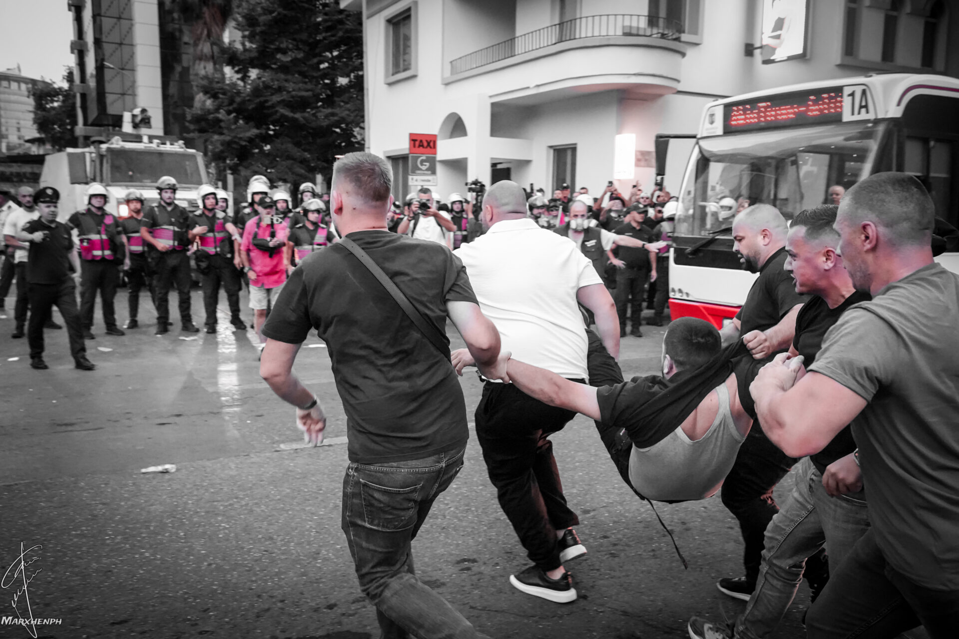 101 días de Revolución de los Flamencos: Albania no está en venta, el Gobierno sí